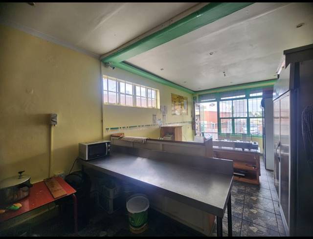 RETAIL FOR SALE IN MALVERN